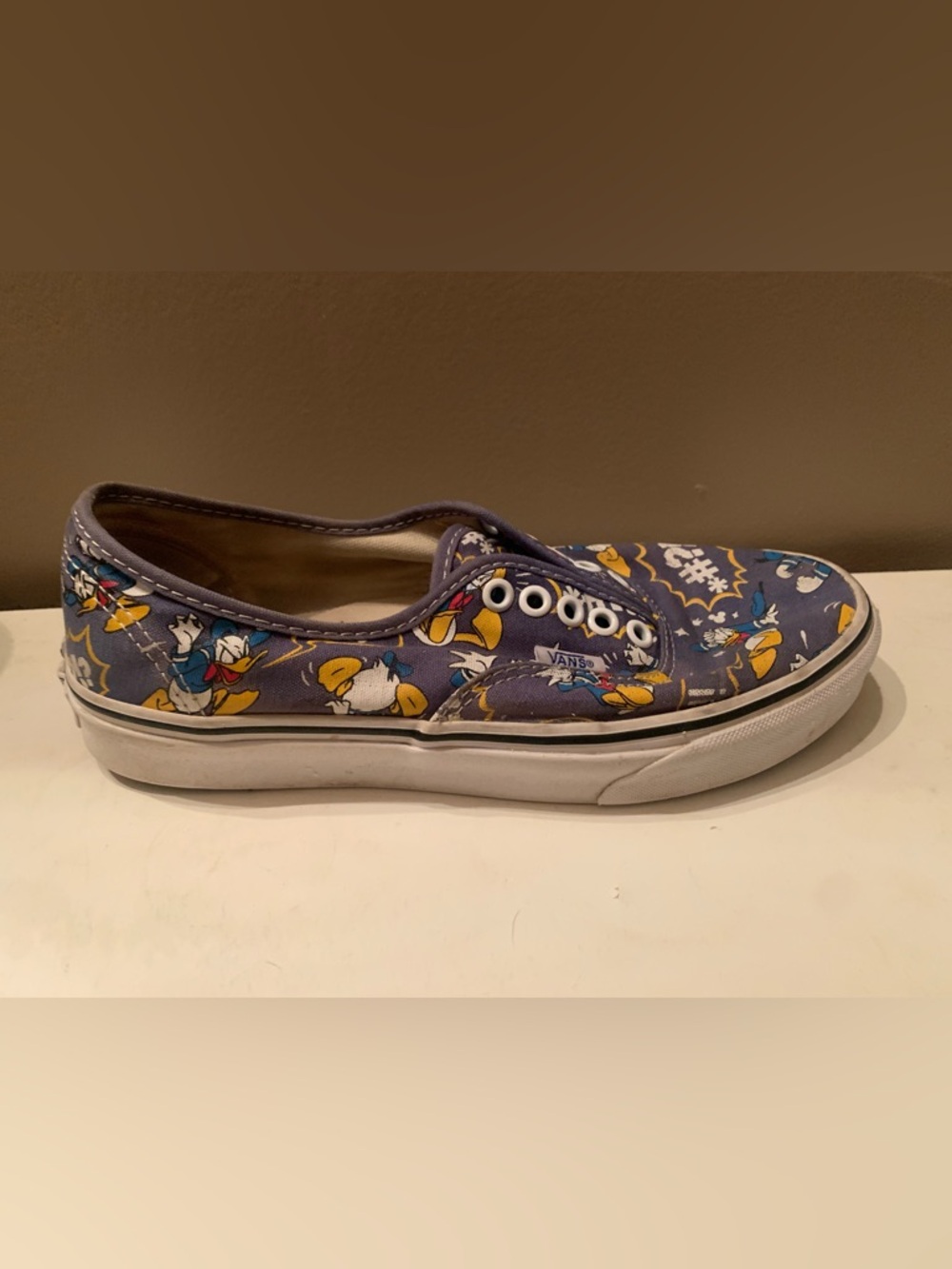 Vans angry Donald Duck Slip-On Sneaker size 6.5